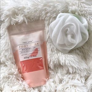 New w/tag REST EASY WATERMELON SCENTED FOOT SOAK